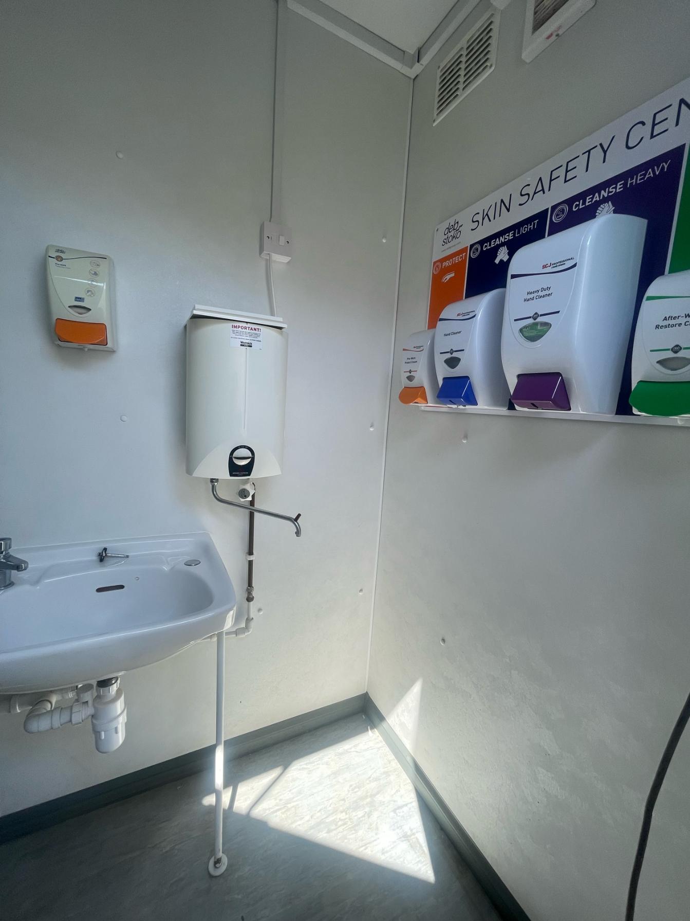 Single Ladies Toilet