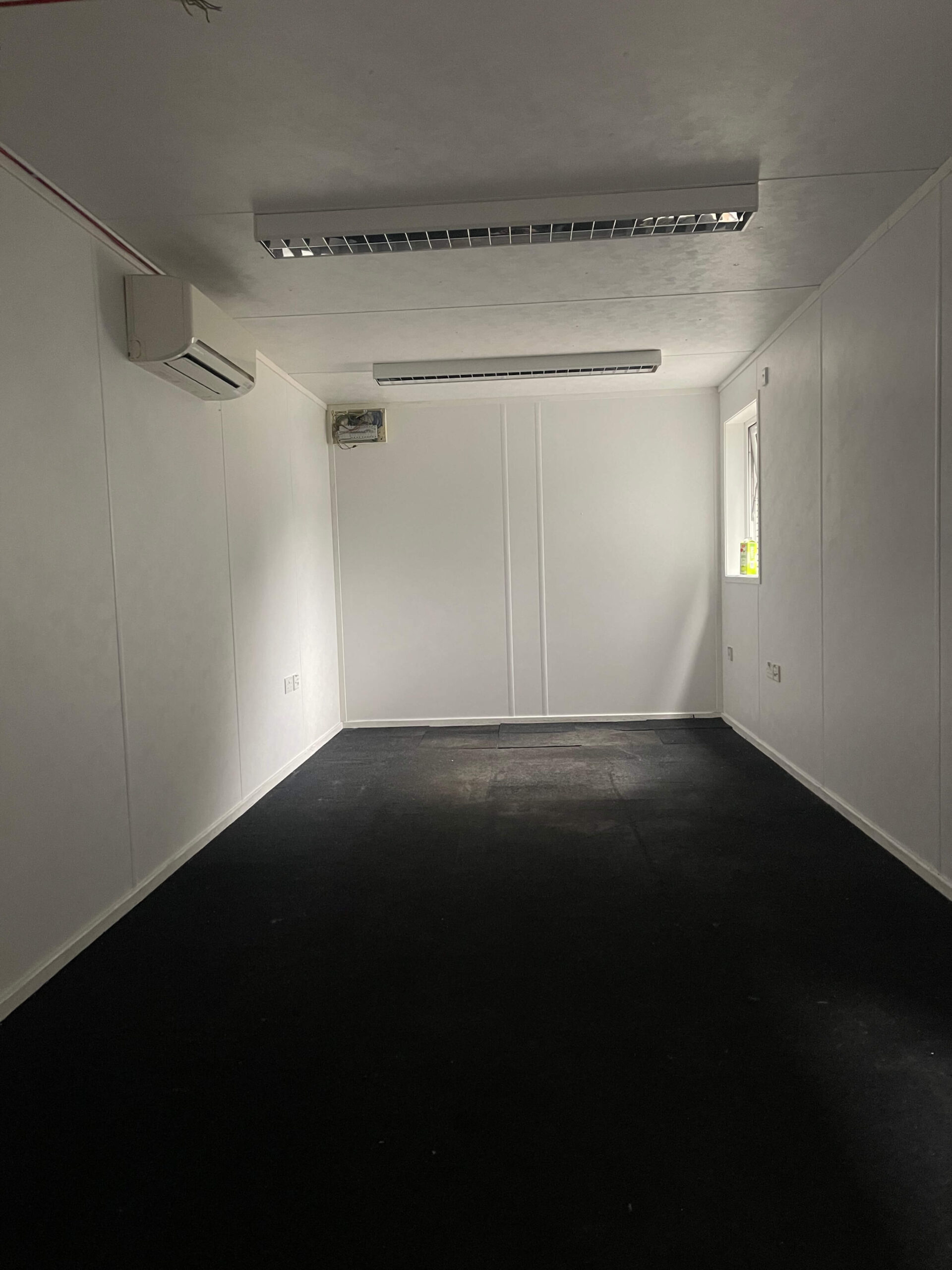 40ft x 10ft Portable Cabin